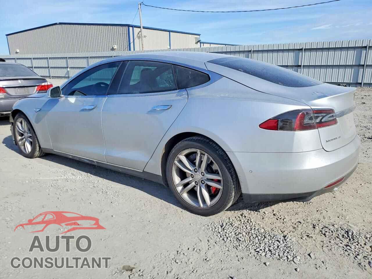TESLA MODEL S 2015 - 5YJSA1E43FF115211