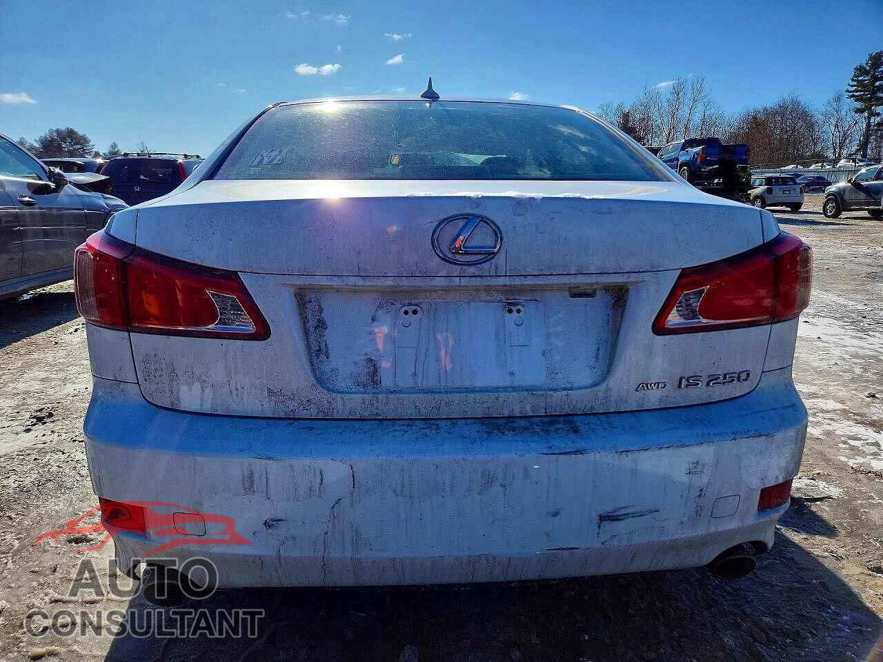LEXUS IS 2012 - JTHCF5C28C5056733