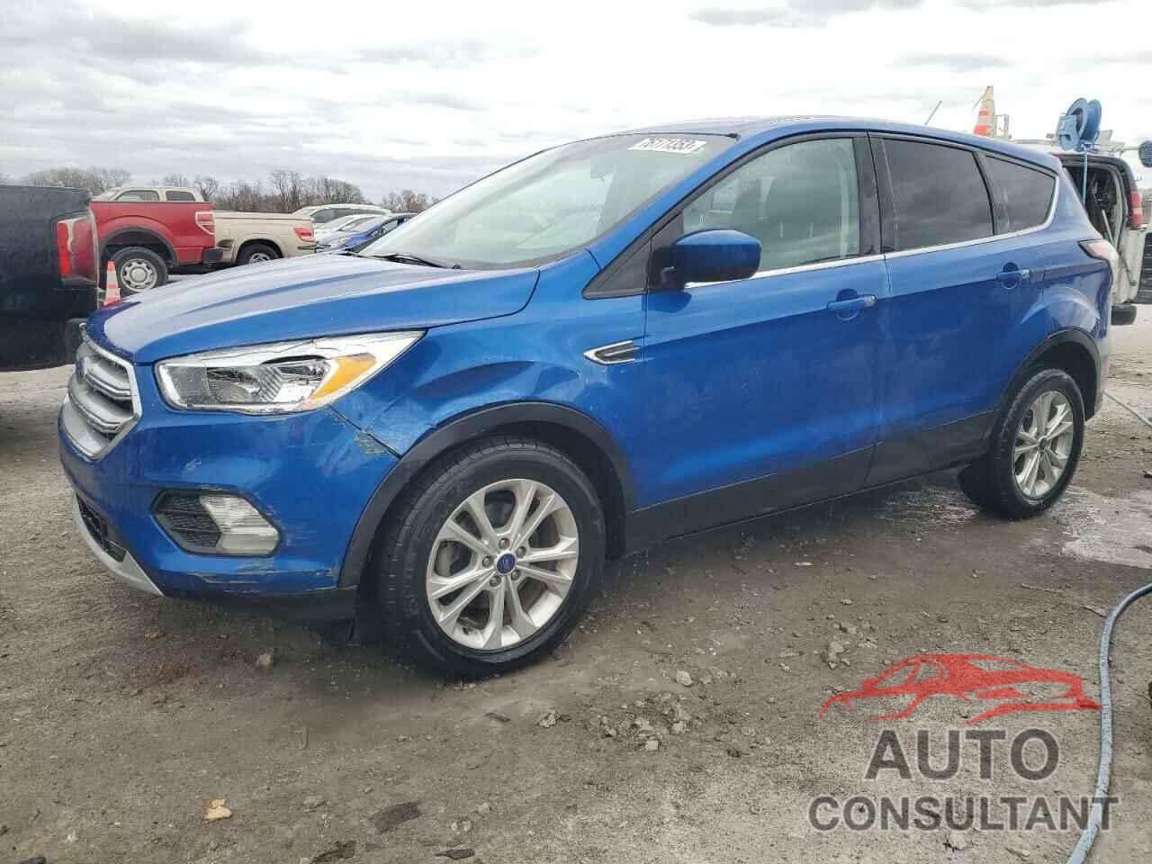 FORD ESCAPE 2017 - 1FMCU0GD4HUC77549