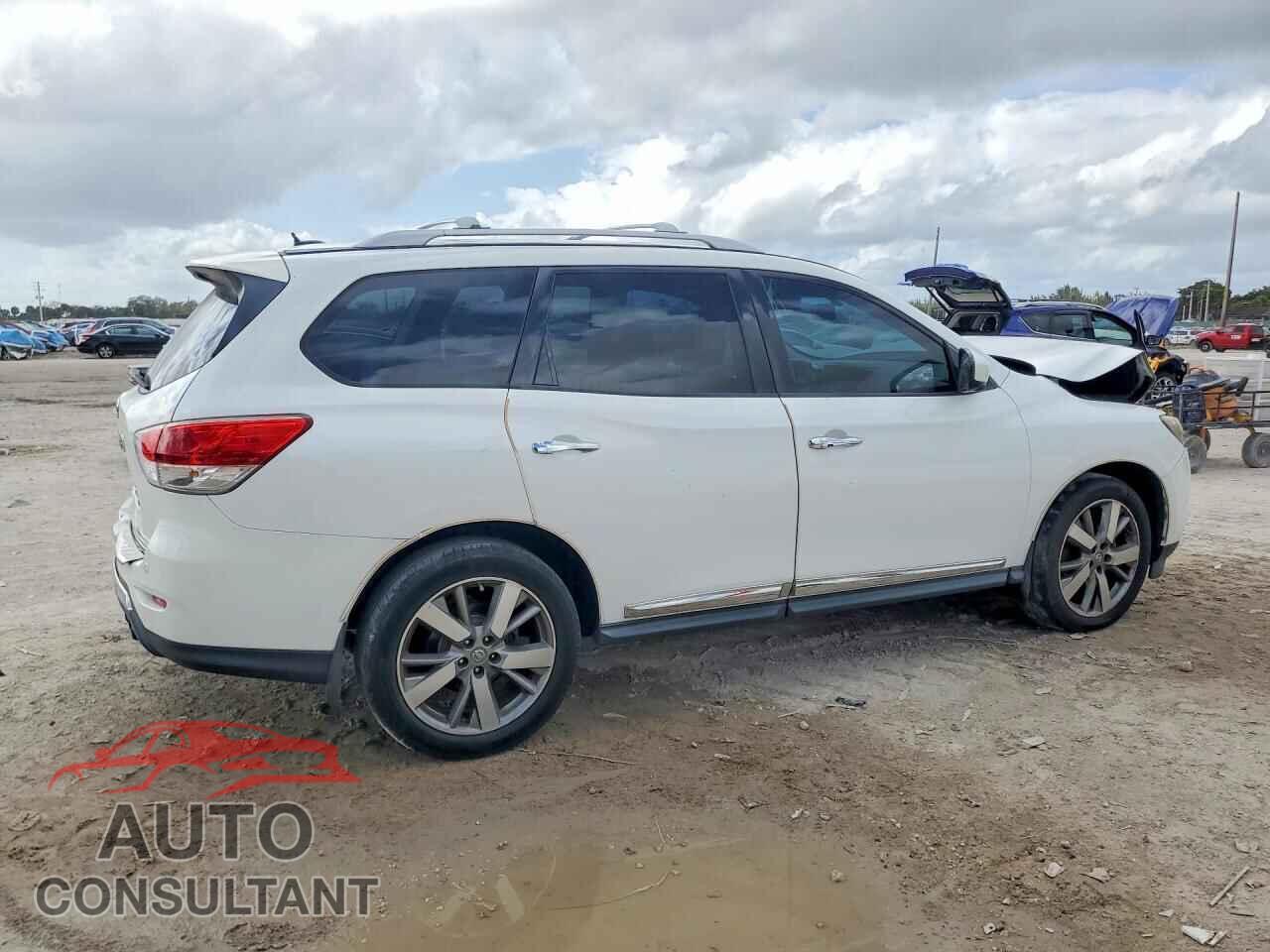 NISSAN PATHFINDER 2013 - 5N1AR2MM9DC641361