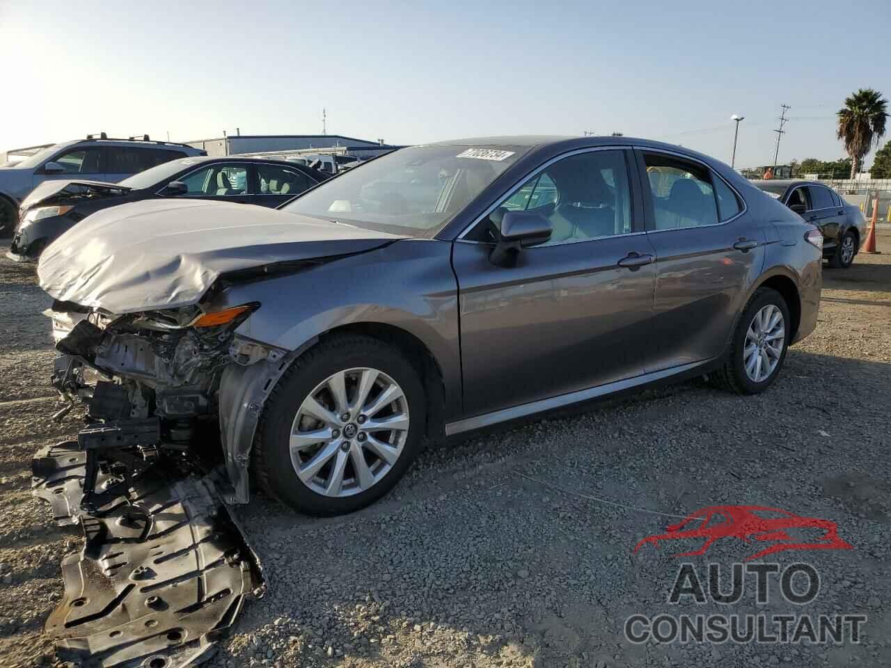 TOYOTA CAMRY 2018 - 4T1B11HK9JU506322