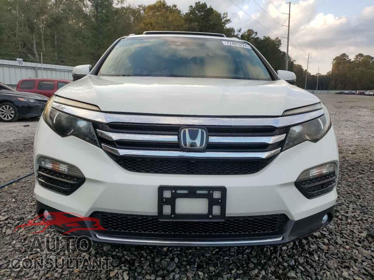 HONDA PILOT 2017 - 5FNYF6H90HB105402