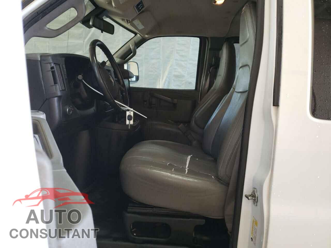 CHEVROLET EXPRESS 2021 - 1GAZGNFP1M1169716