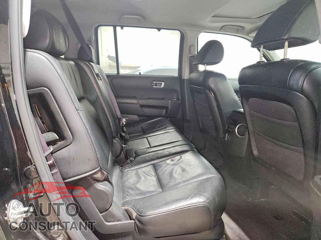 HONDA PILOT 2010 - 5FNYF4H84AB039924