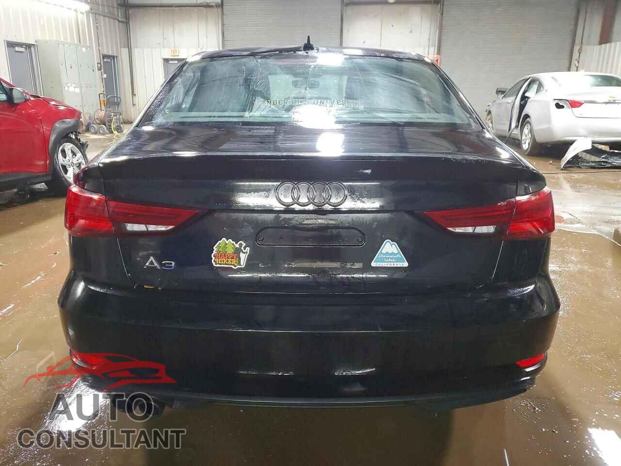 AUDI A3 2019 - WAUAUGFF8KA093678
