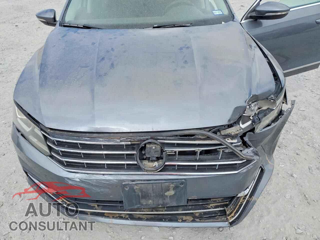 VOLKSWAGEN PASSAT 2017 - 1VWAT7A30HC016834