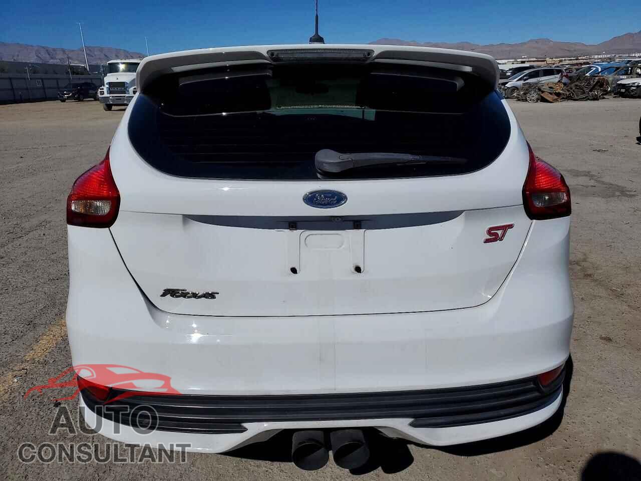 FORD FOCUS 2016 - 1FADP3L95GL209306