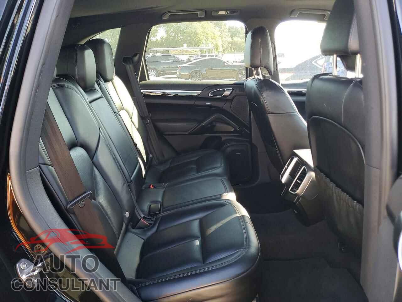 PORSCHE CAYENNE 2017 - WP1AA2A21HKA80985