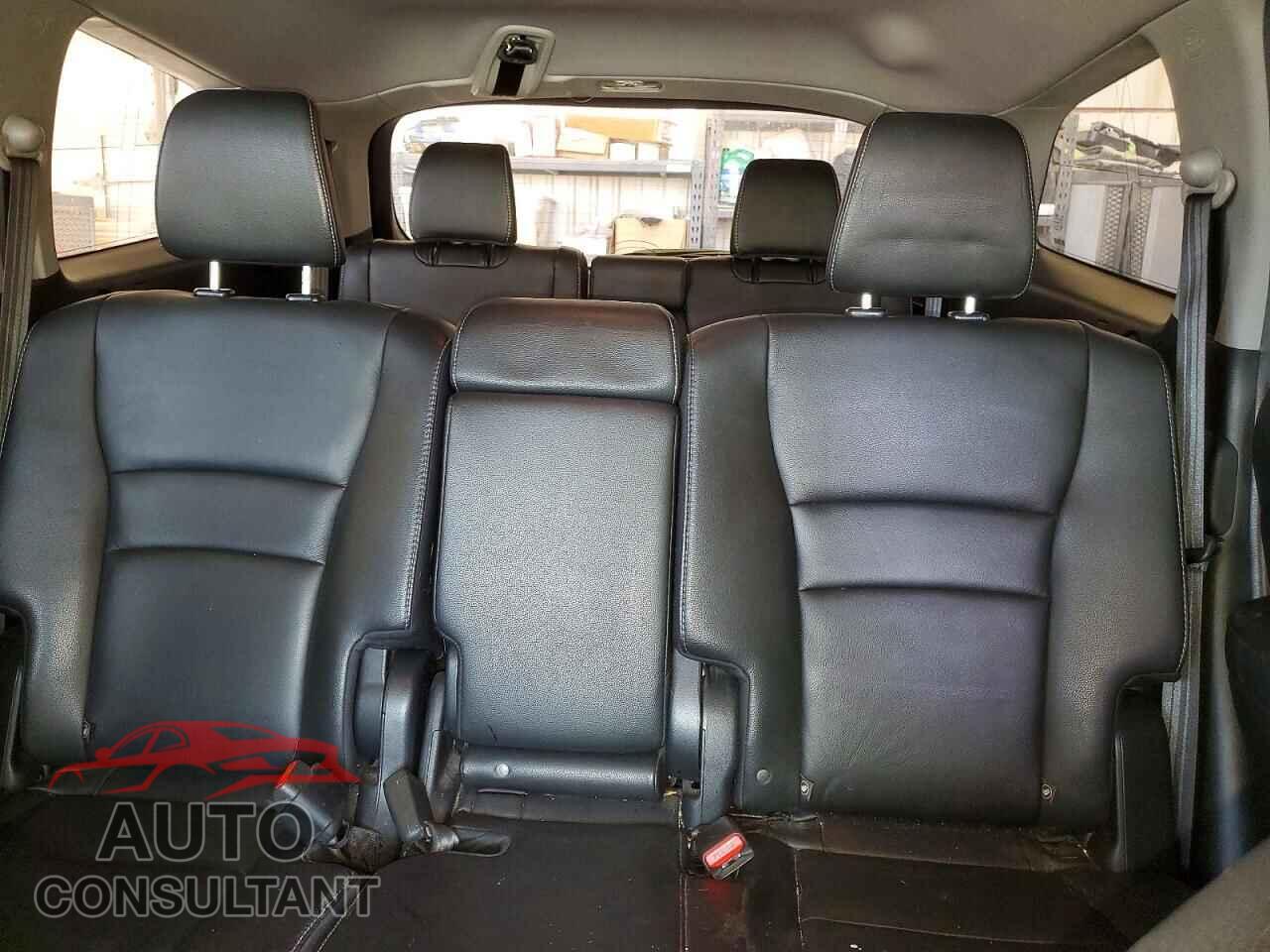 HONDA PILOT 2017 - 5FNYF6H94HB025844