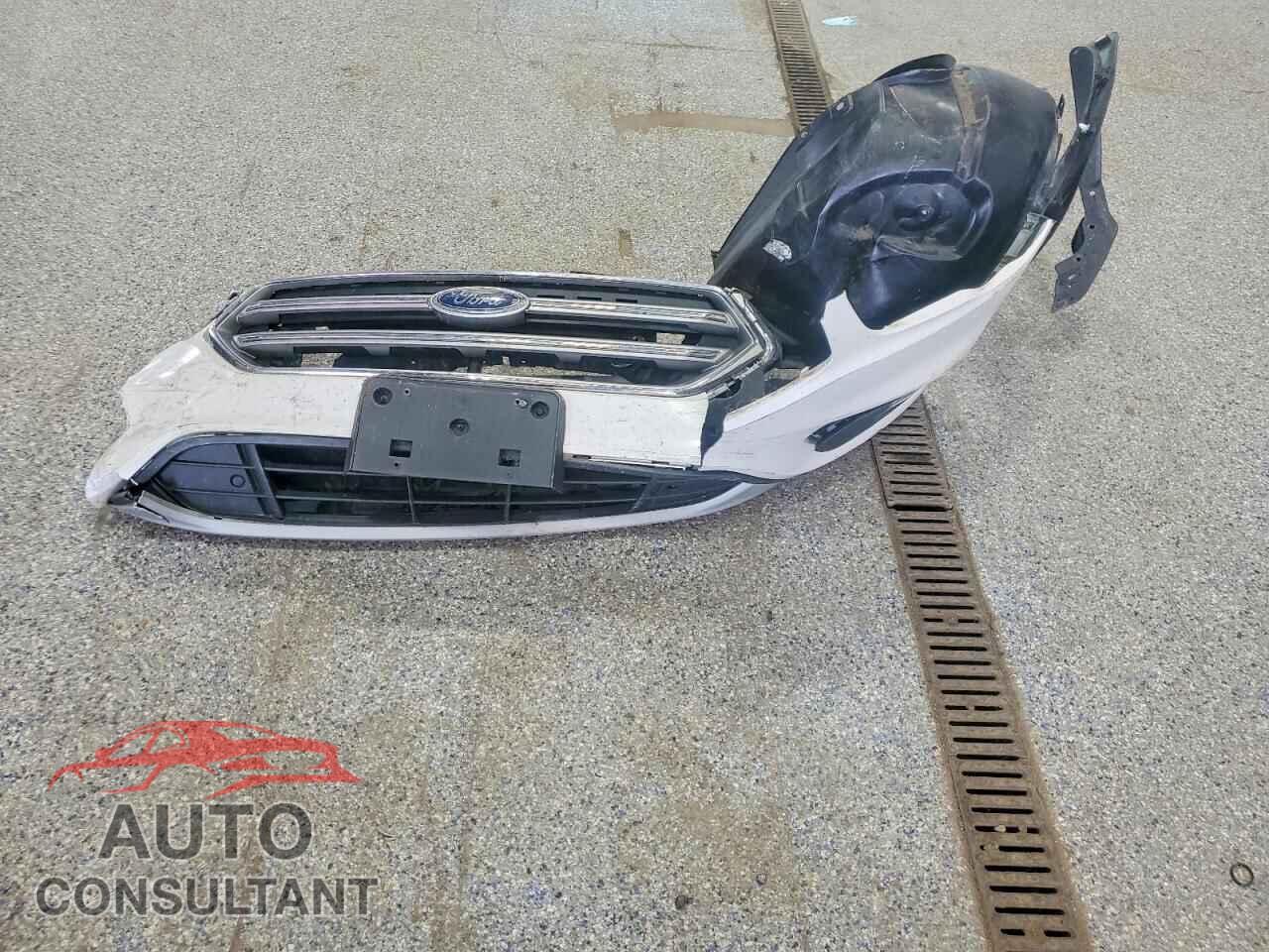 FORD ESCAPE 2017 - 1FMCU9J97HUC38155