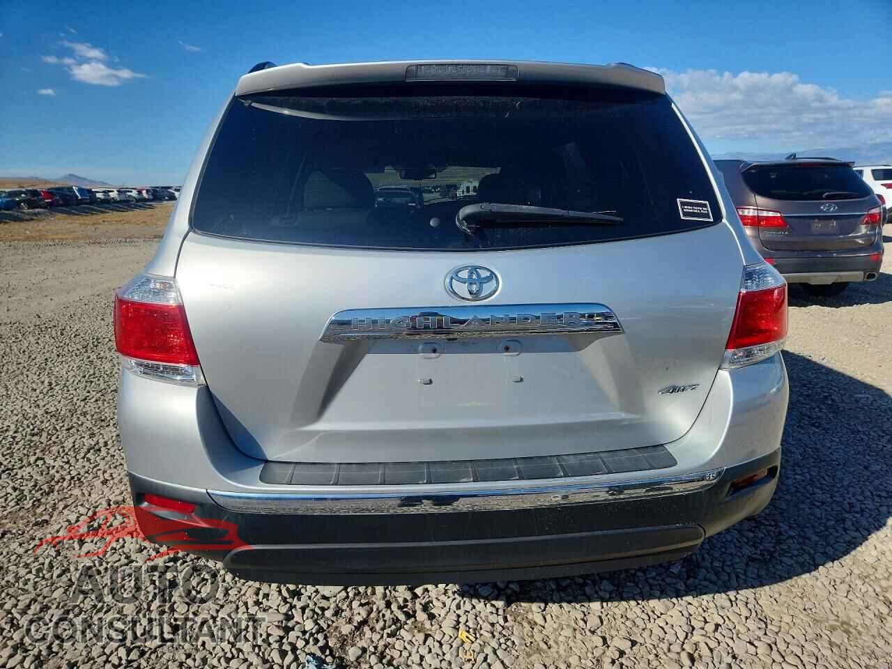 TOYOTA HIGHLANDER 2013 - 5TDDK3EH8DS237107