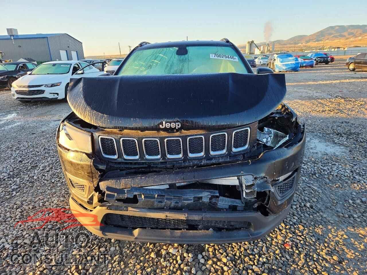 JEEP COMPASS 2017 - 3C4NJCAB1HT658476