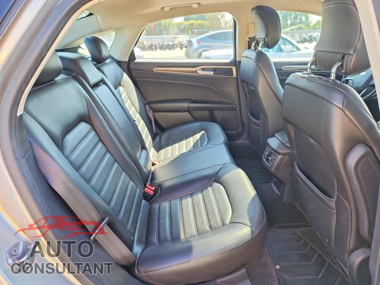 FORD FUSION 2013 - 3FA6P0LU8DR276880