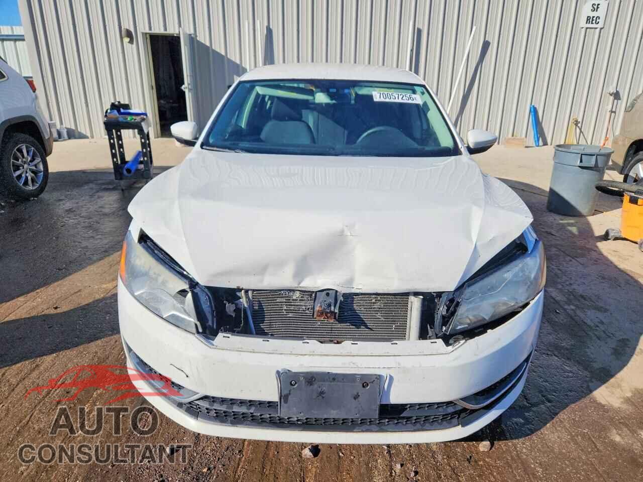 VOLKSWAGEN PASSAT 2012 - 1VWAH7A35CC066445