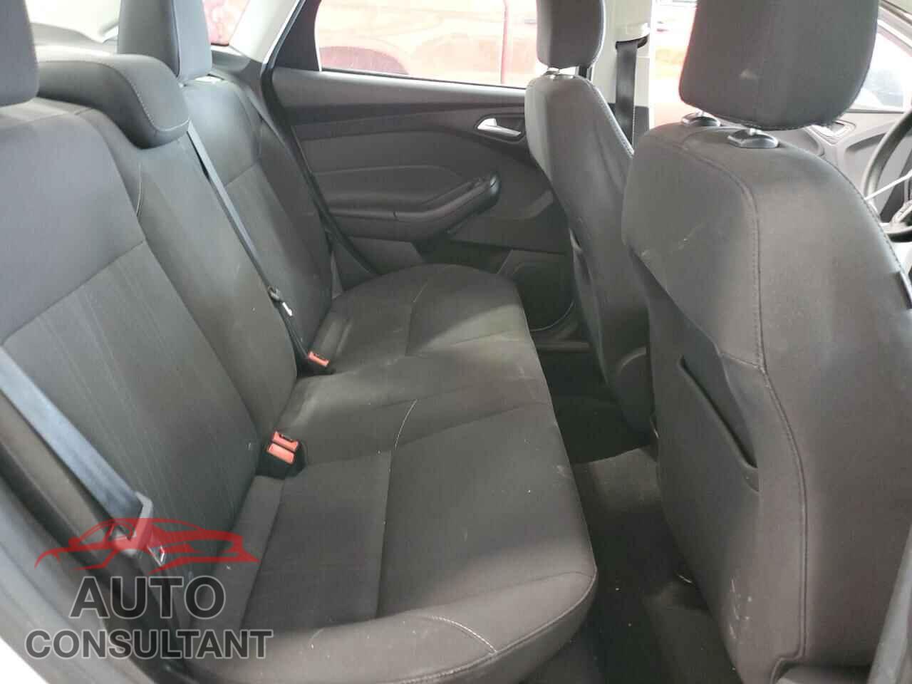 FORD FOCUS 2016 - 1FADP3F21GL405046