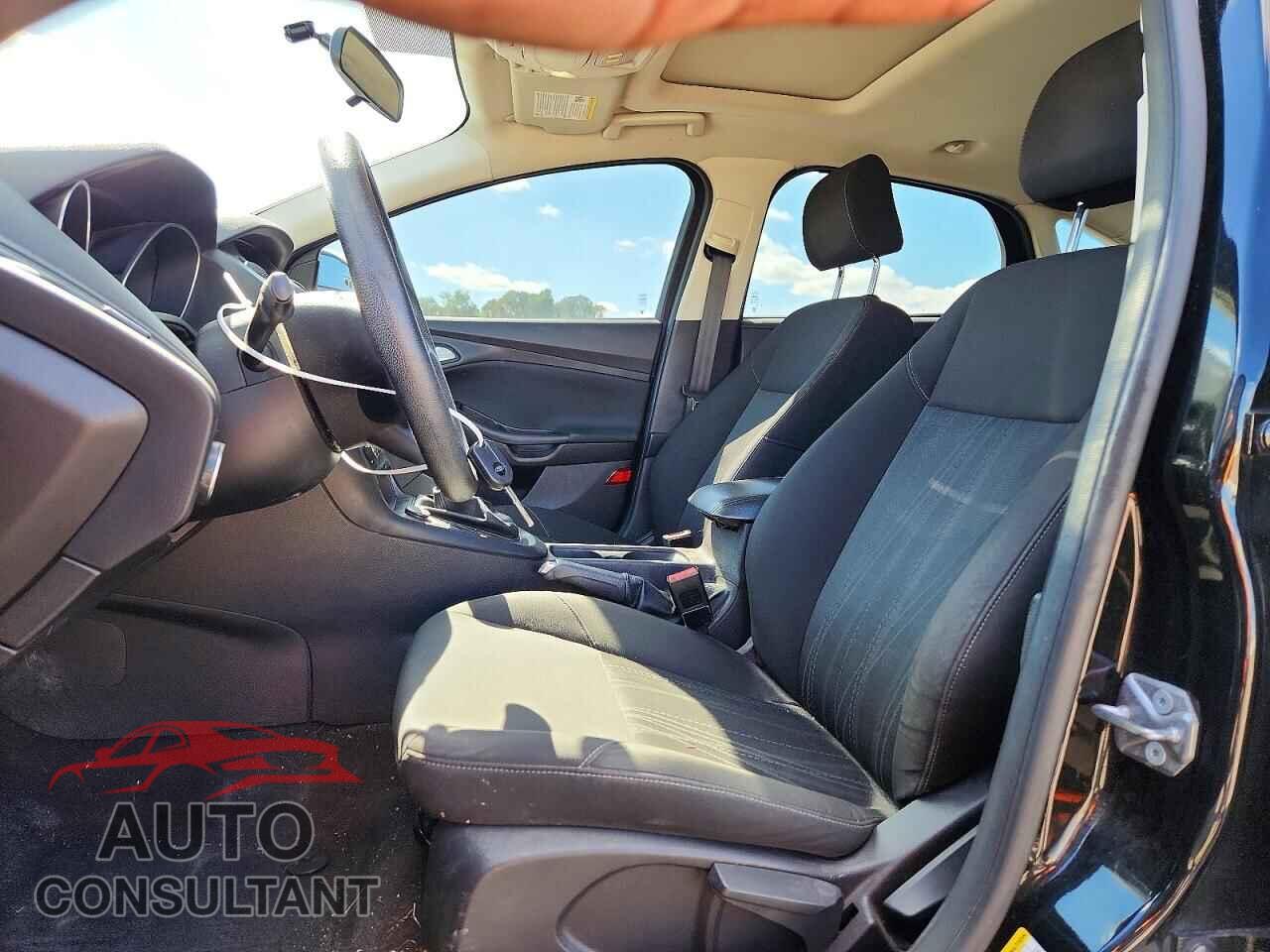 FORD FOCUS 2015 - 1FADP3F29FL253452