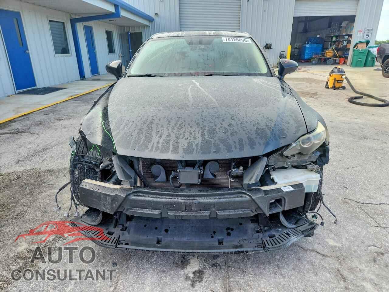 LEXUS IS 2016 - JTHBA1D27G5031362