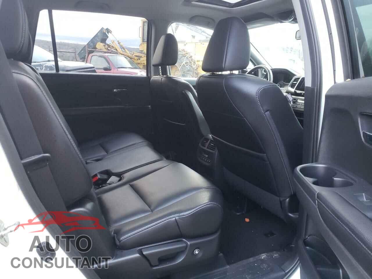 HONDA PILOT 2017 - 5FNYF6H58HB045060
