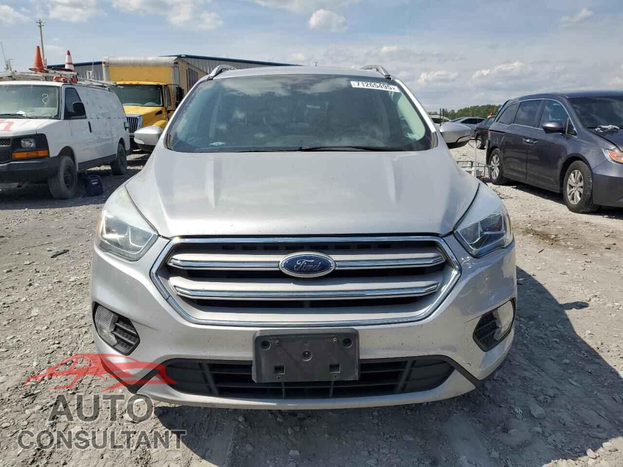 FORD ESCAPE 2017 - 1FMCU9J99HUB15456