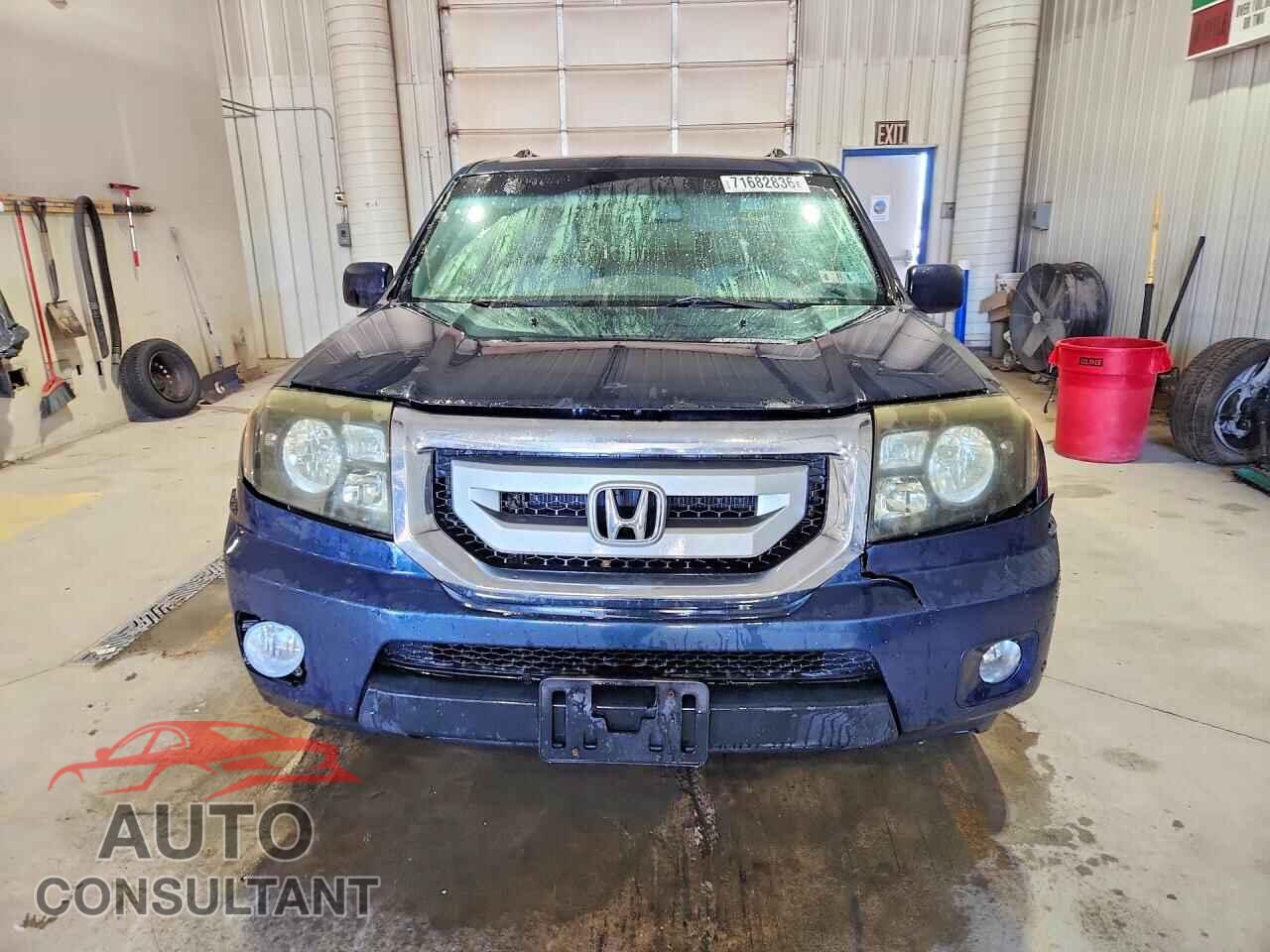HONDA PILOT 2011 - 5FNYF4H99BB011076