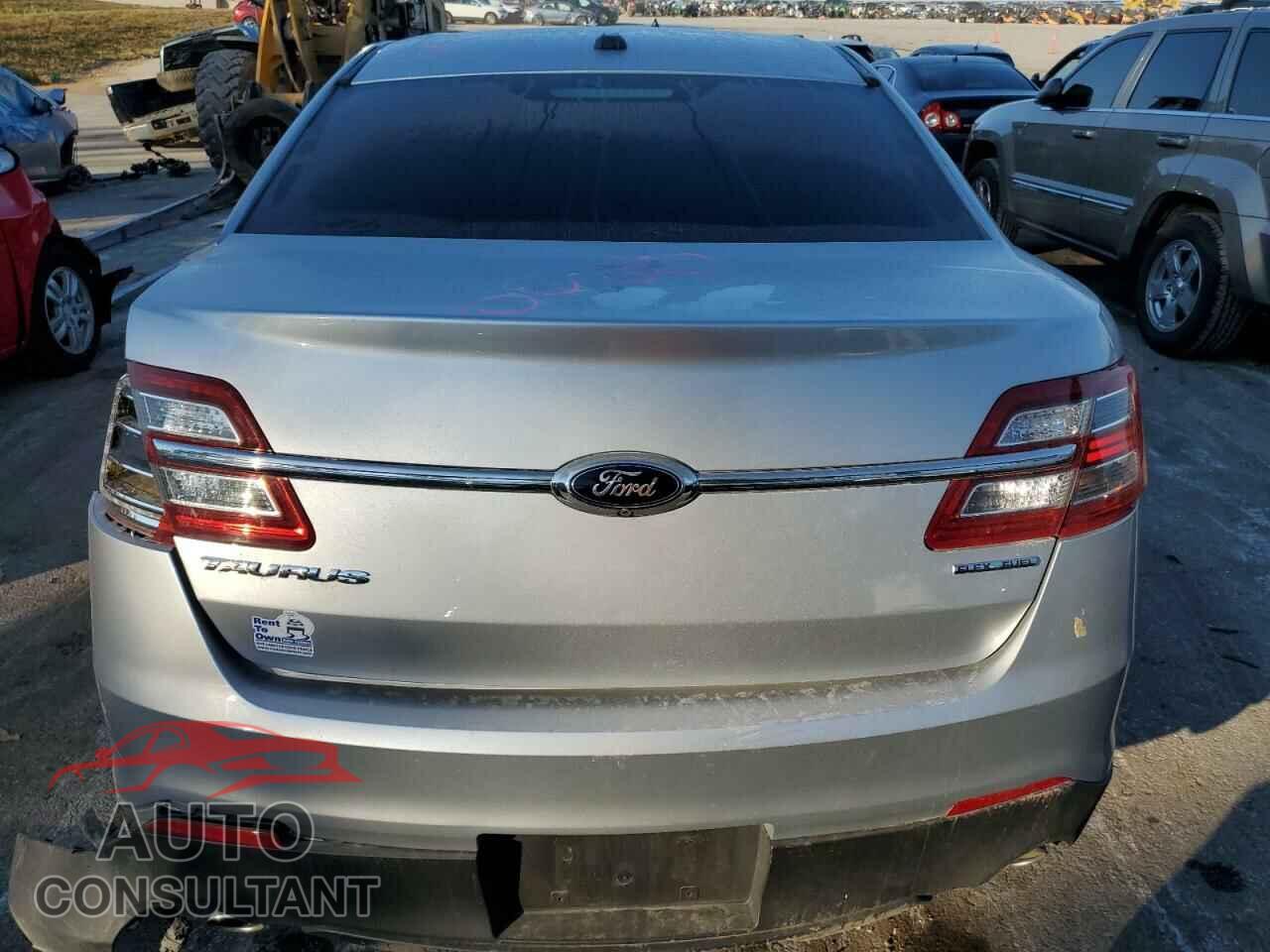 FORD TAURUS 2015 - 1FAHP2D82FG130636