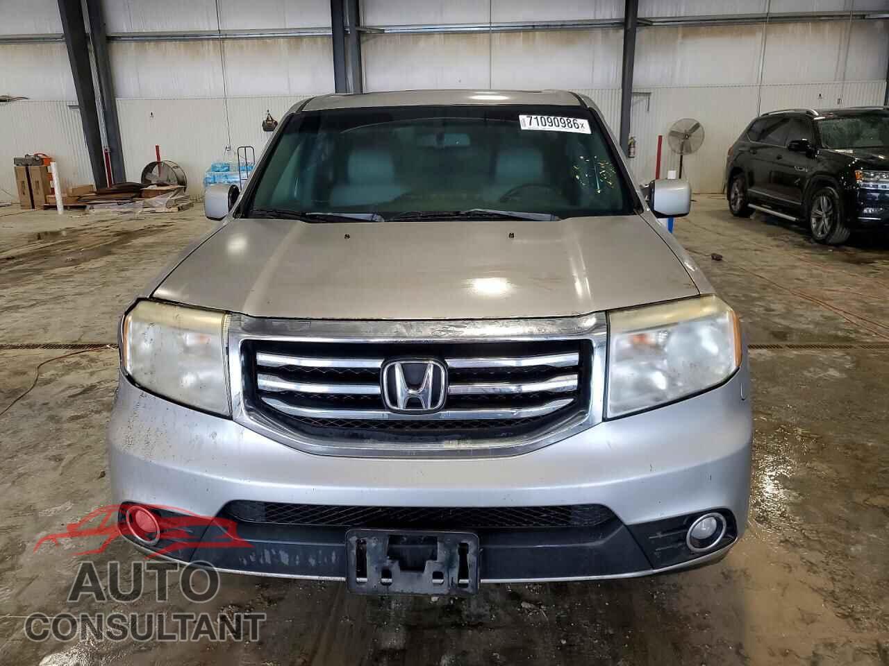 HONDA PILOT 2015 - 5FNYF4H61FB032340