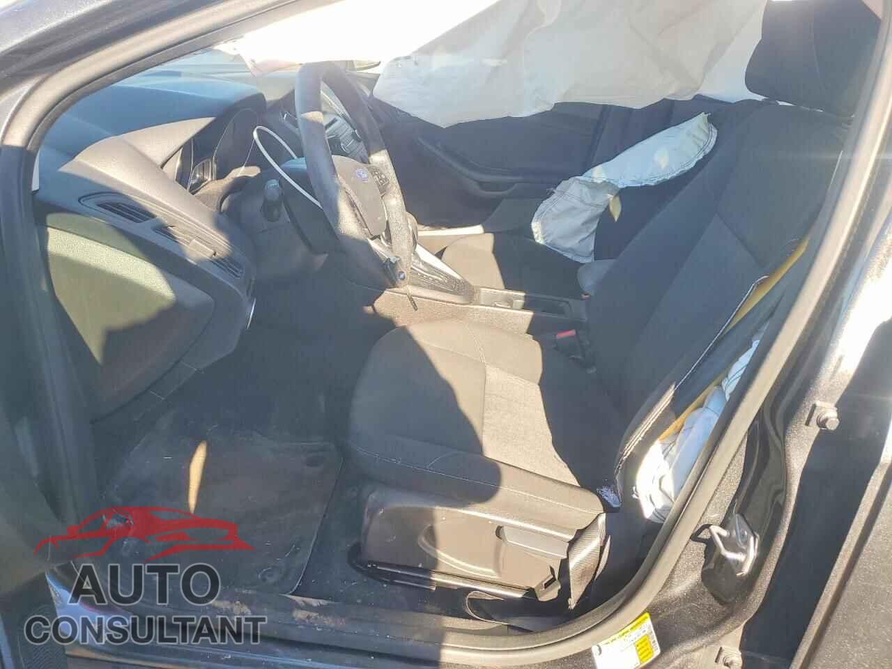 FORD FOCUS 2016 - 1FADP3F22GL394574