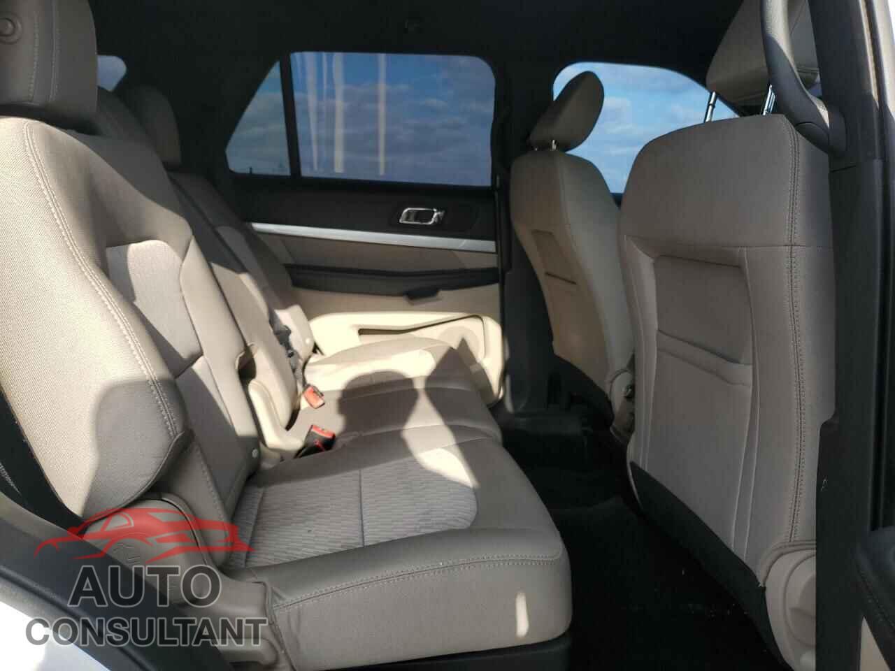 FORD EXPLORER 2018 - 1FM5K7B82JGB39112