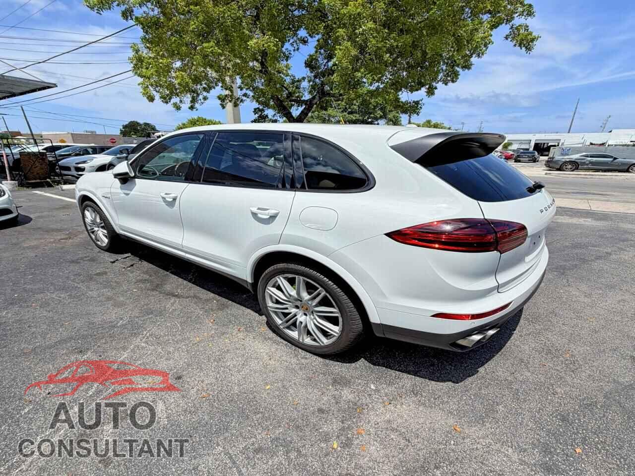 PORSCHE CAYENNE 2017 - WP1AE2A26HLA70970