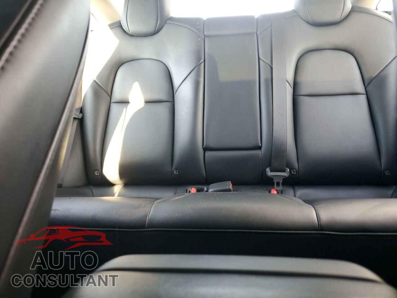 TESLA MODEL 3 2021 - 5YJ3E1EB9MF014789