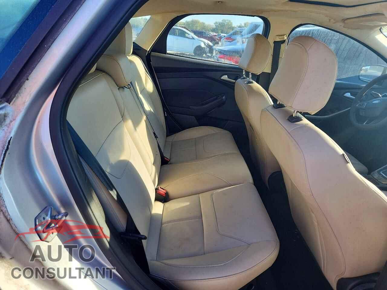 FORD FOCUS 2017 - 1FADP3N28HL287595