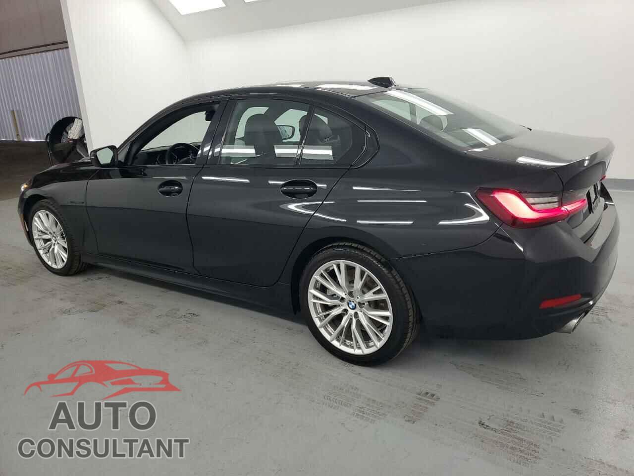 BMW 3 SERIES 2023 - 3MW69FF03P8D57096
