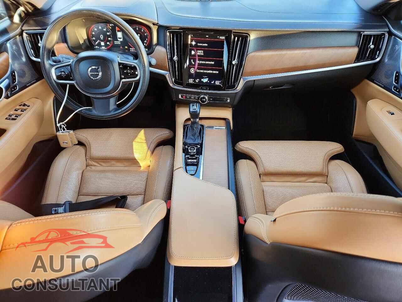 VOLVO S90 2018 - LVY992MLXJP004877