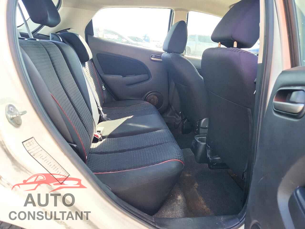 MAZDA 2 2013 - JM1DE1LY3D0158140