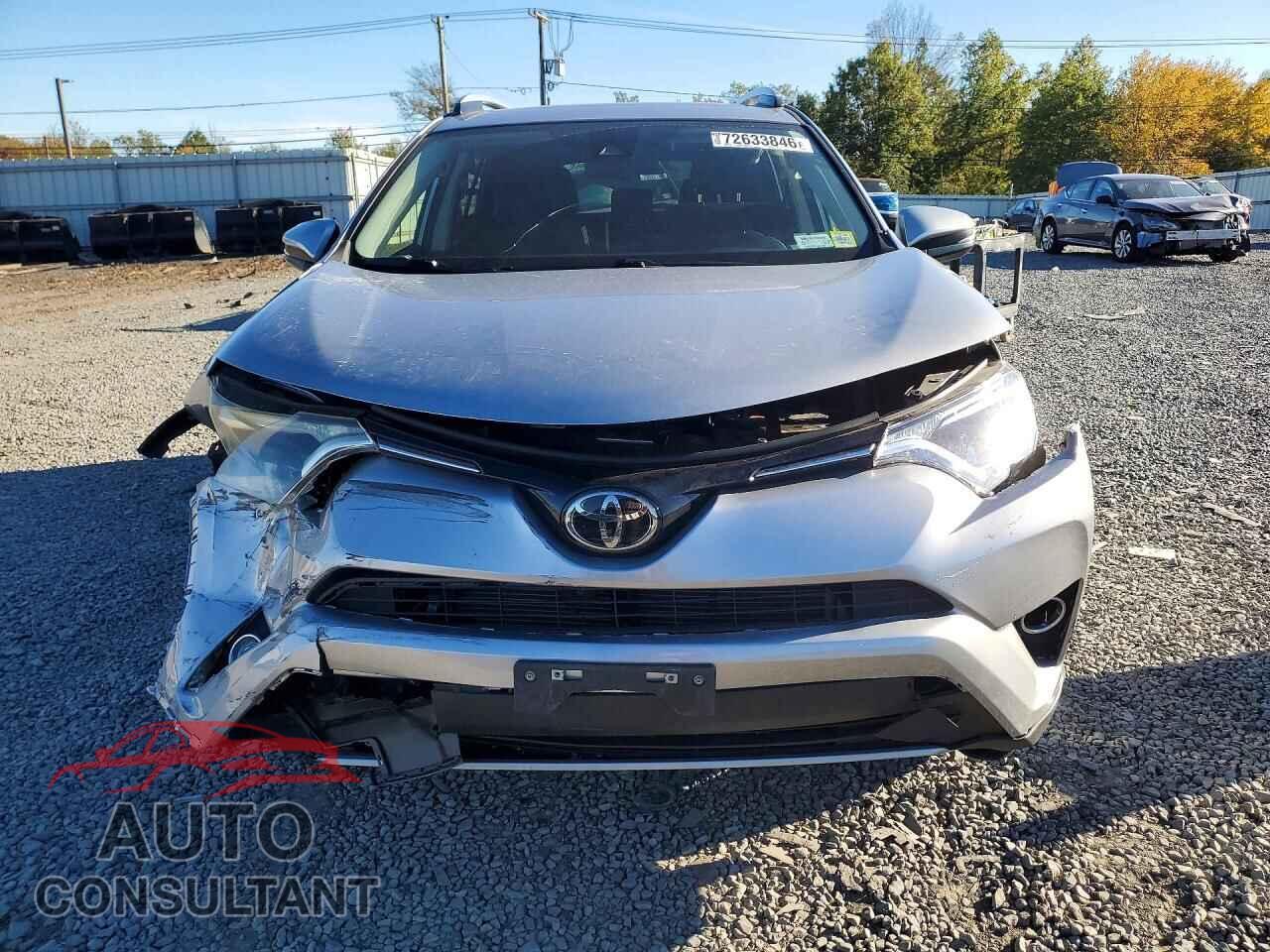 TOYOTA RAV4 2018 - JTMRFREV7JJ243976