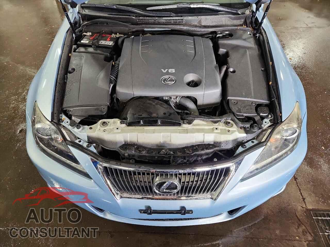 LEXUS IS 2011 - JTHCF5C25B5049513