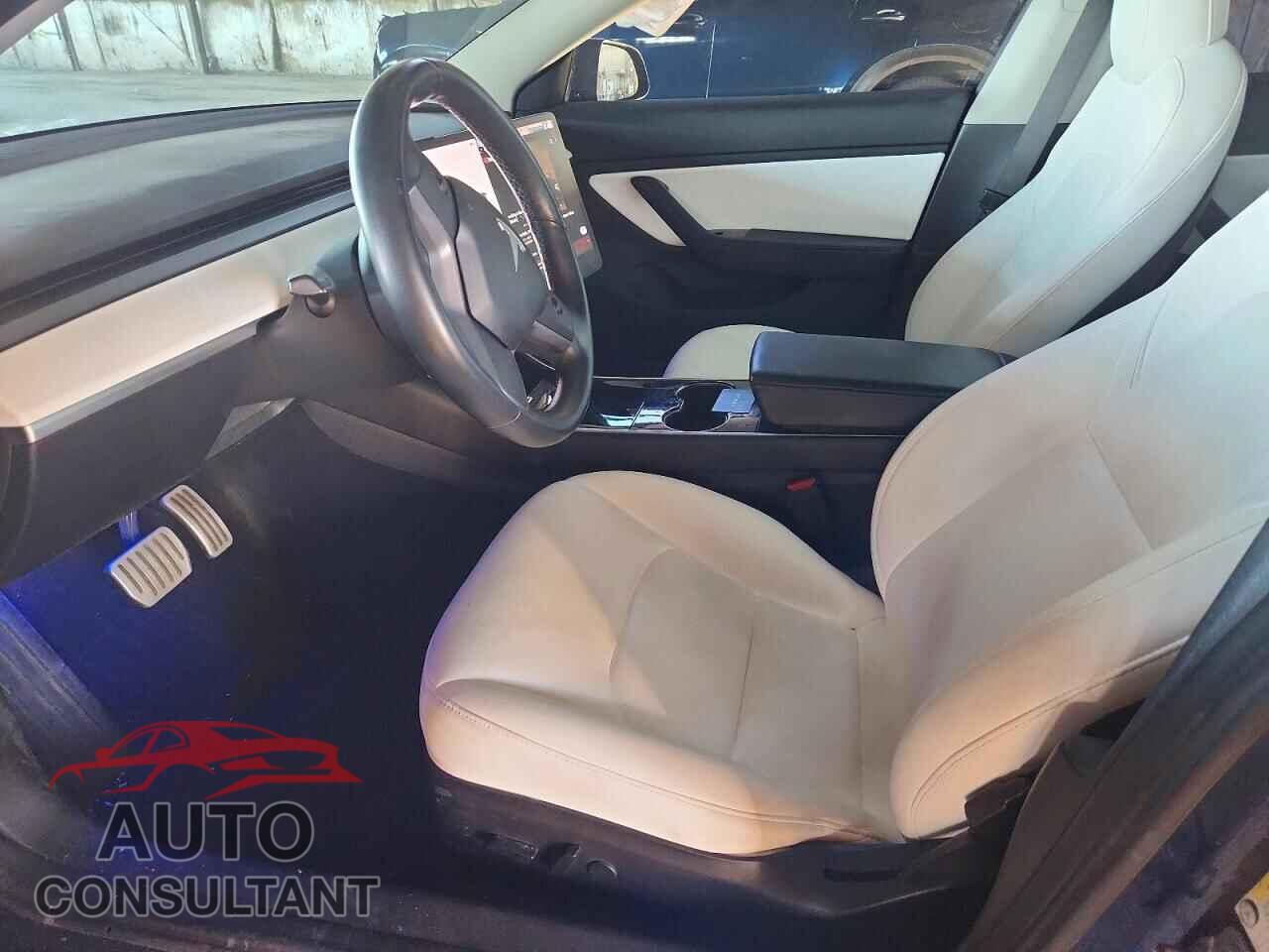 TESLA MODEL 3 2018 - 5YJ3E1EB2JF080757