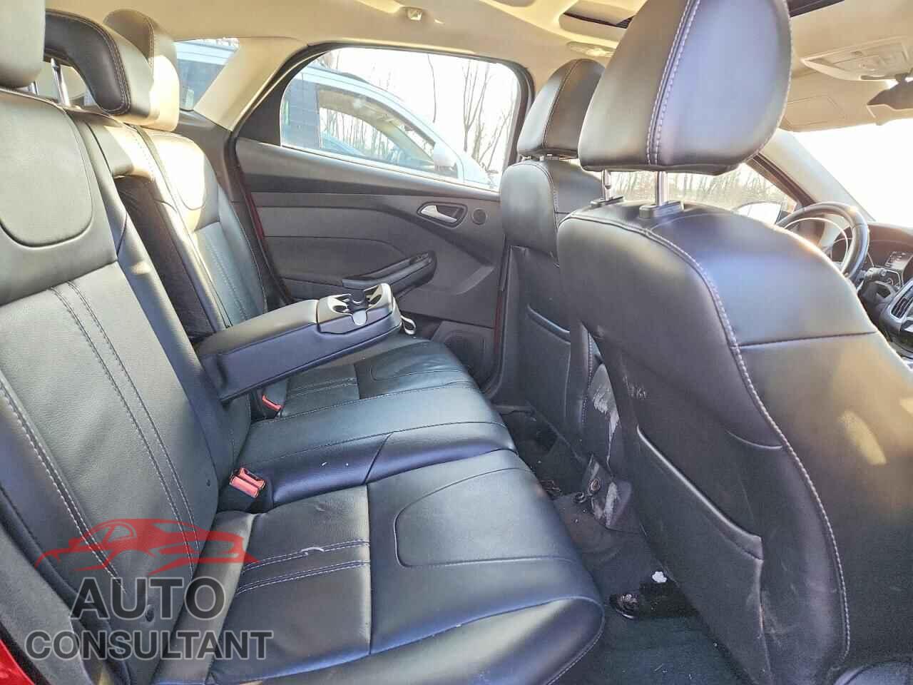FORD FOCUS 2014 - 1FADP3N28EL125610
