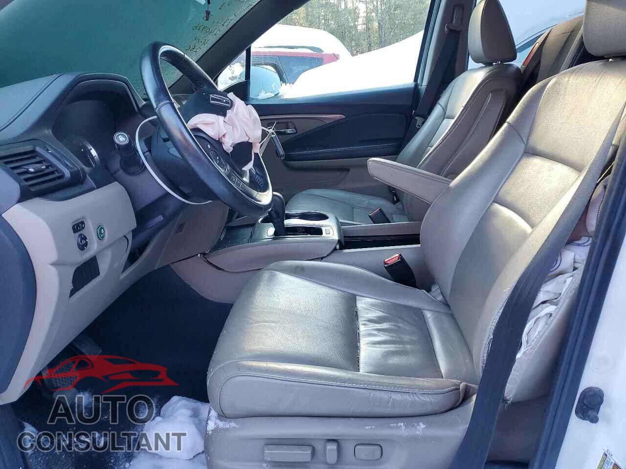HONDA PILOT 2017 - 5FNYF6H57HB067082