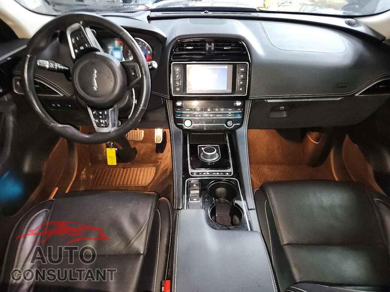 JAGUAR F-PACE 2017 - SADCL2BV1HA897428