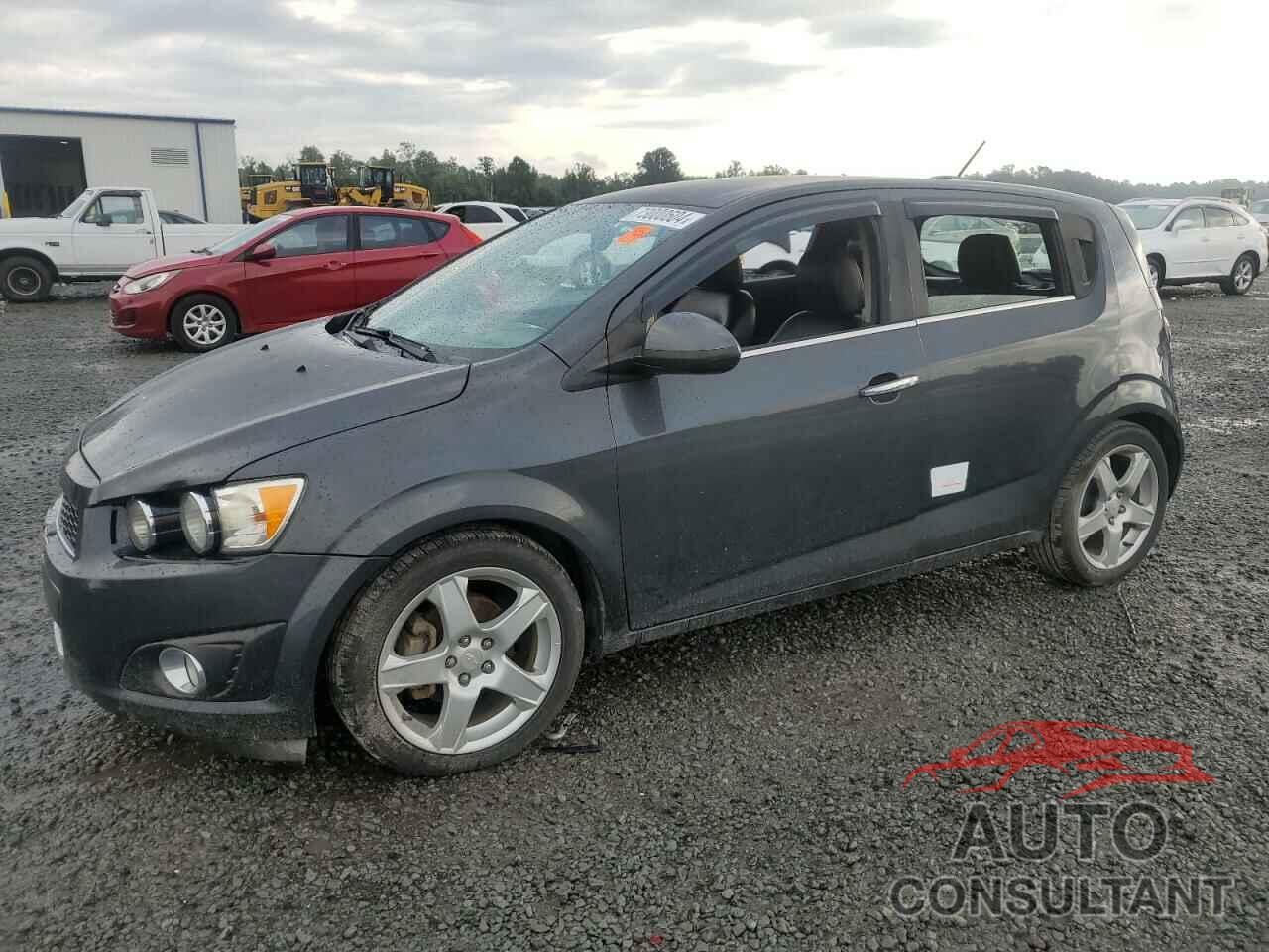 CHEVROLET SONIC 2016 - 1G1JE6SB6G4142095