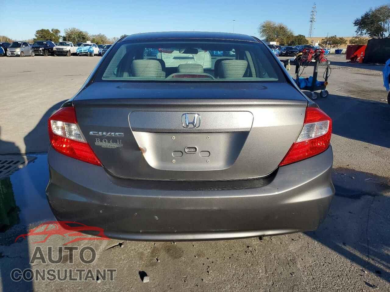HONDA CIVIC 2012 - 2HGFB2F86CH587237