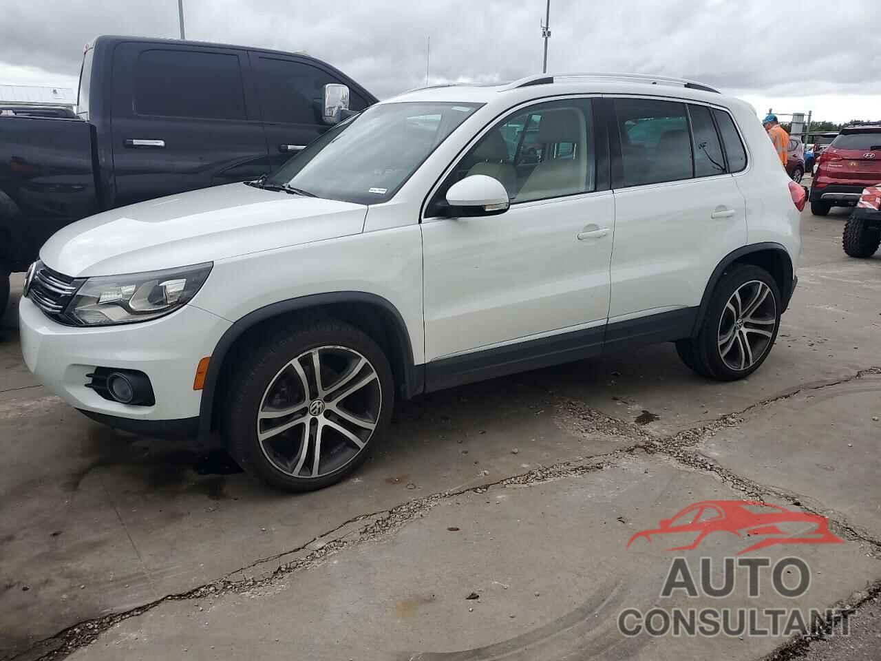 VOLKSWAGEN TIGUAN 2017 - WVGVV7AX9HK010744