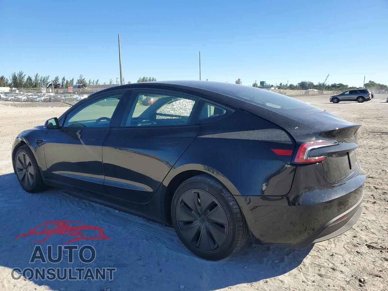 TESLA MODEL 3 2025 - 5YJ3E1EA2SF042602