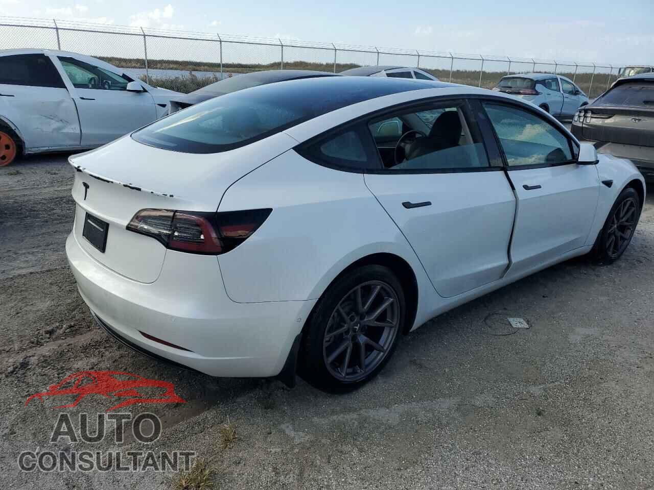 TESLA MODEL 3 2021 - 5YJ3E1EA8MF989033