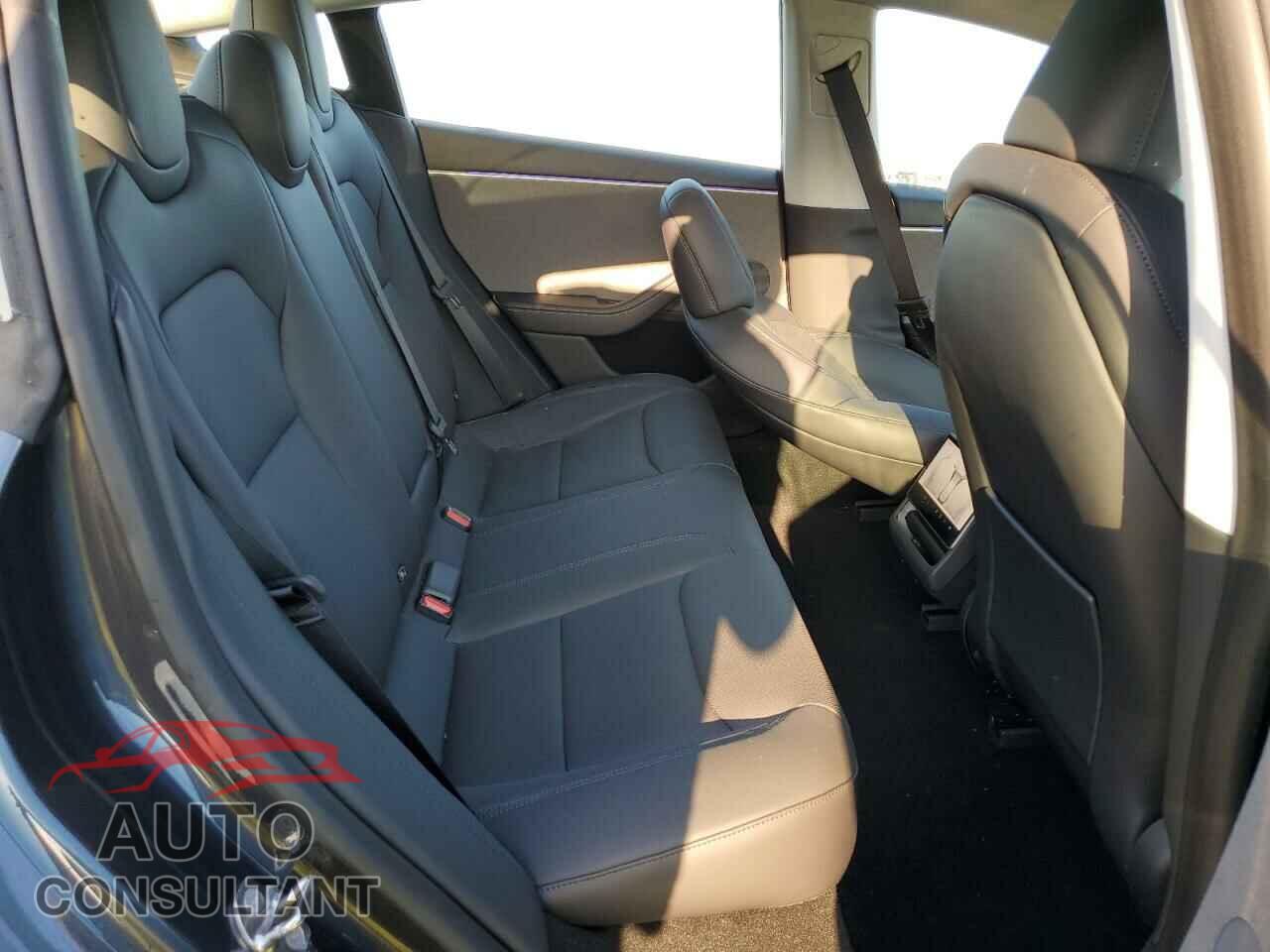 TESLA MODEL 3 2024 - 5YJ3E1EA3RF757933