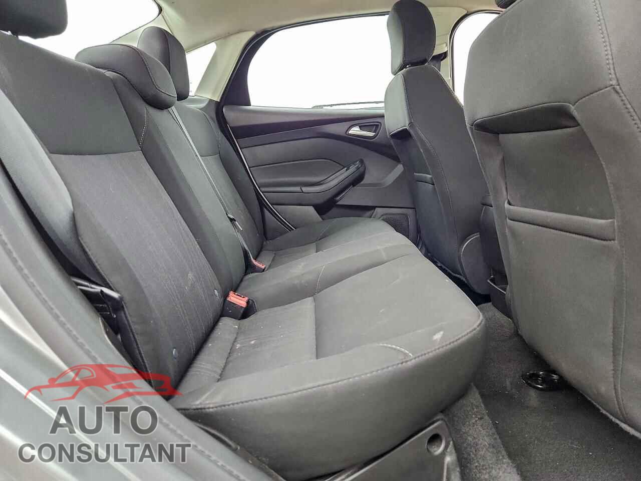 FORD FOCUS 2017 - 1FADP3F20HL280347