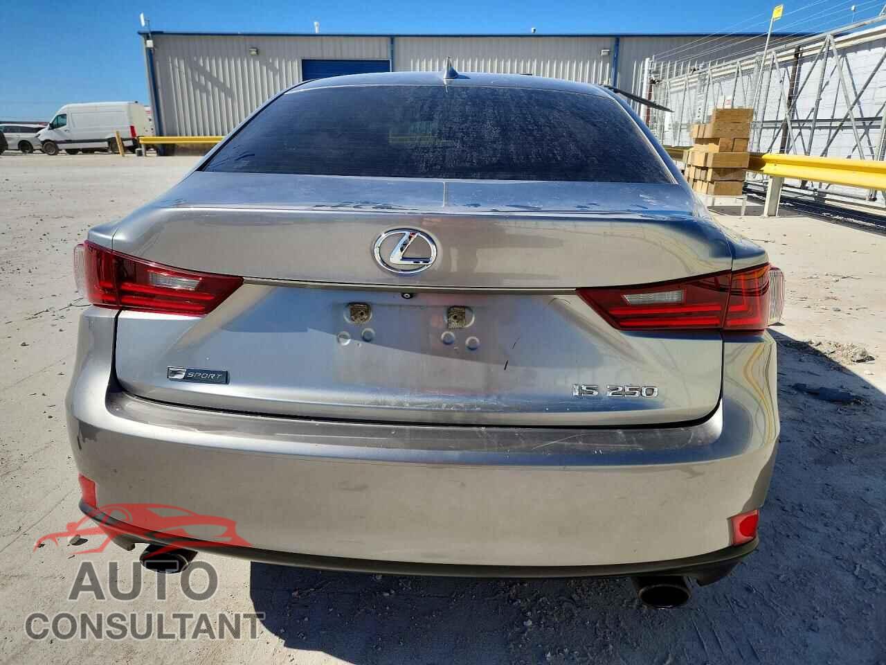 LEXUS IS 2015 - JTHBF1D29F5056439