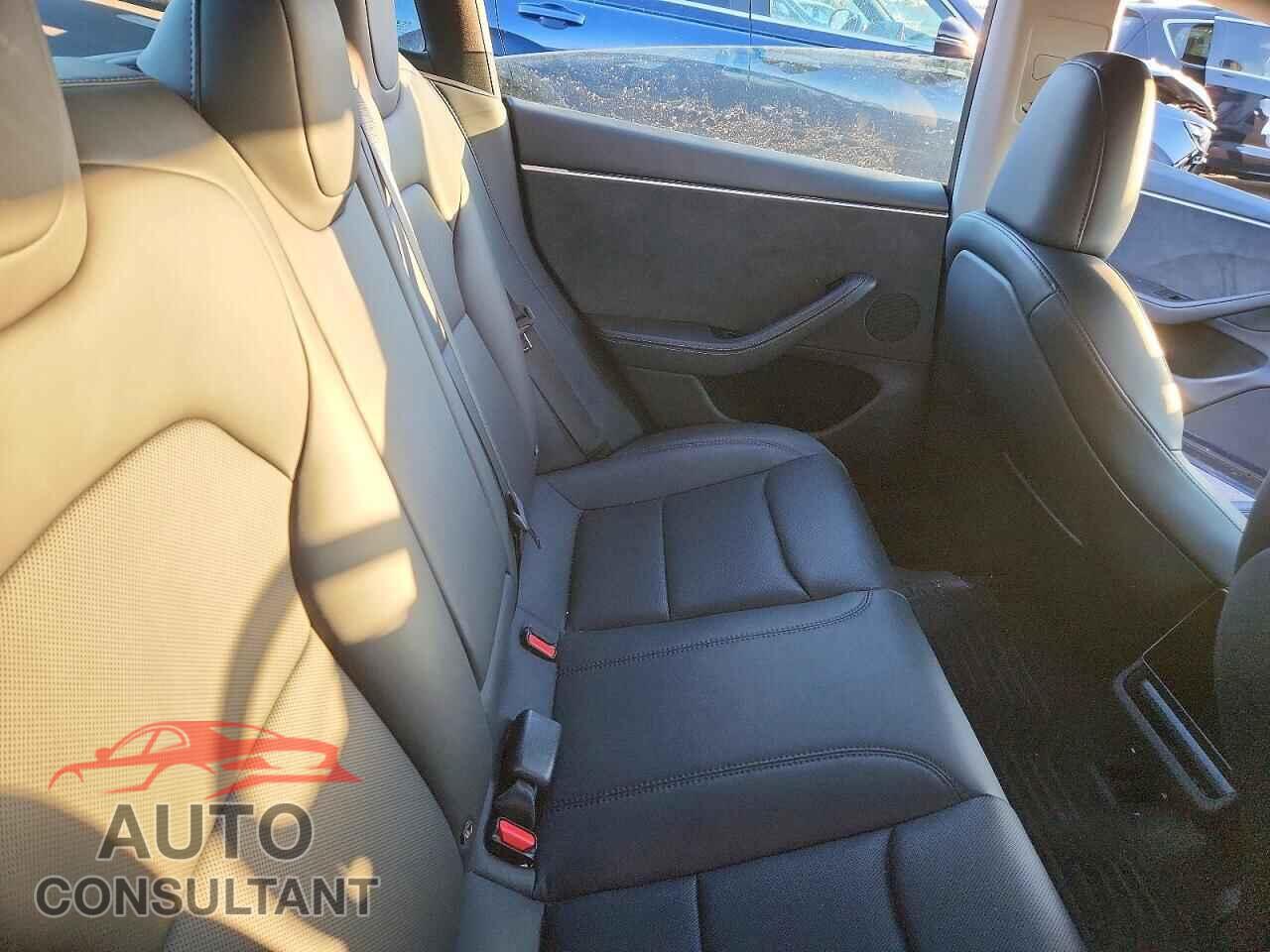 TESLA MODEL 3 2024 - 5YJ3E1EB3RF795848