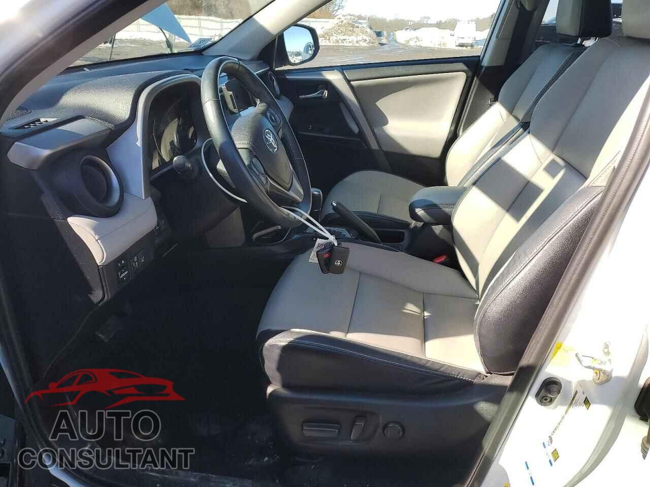 TOYOTA RAV4 2017 - 2T3DFREV0HW674584